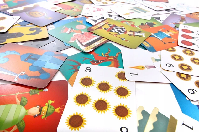 ŚPIĄCE KRÓLEWNY Gra Karciana Rodzinna 8+ Rebel_4