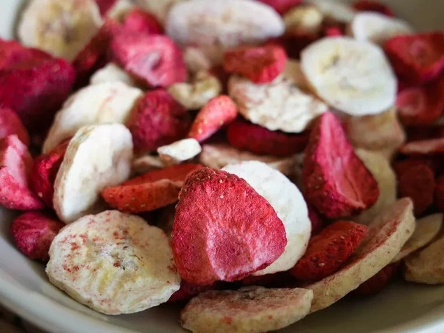 MIXIT Duże Chrupiące Owoce Liofilizowane BANAN TRUSKAWKA 160g_2