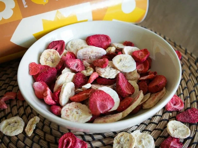 MIXIT Duże Chrupiące Owoce Liofilizowane BANAN TRUSKAWKA 160g_4