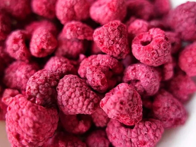 MIXIT Duże Chrupiące Owoce Liofilizowane MALINA 140g_3