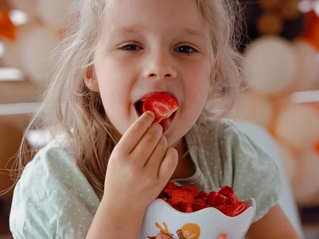 MIXIT Duże Chrupiące Owoce Liofilizowane TRUSKAWKA 100g_3