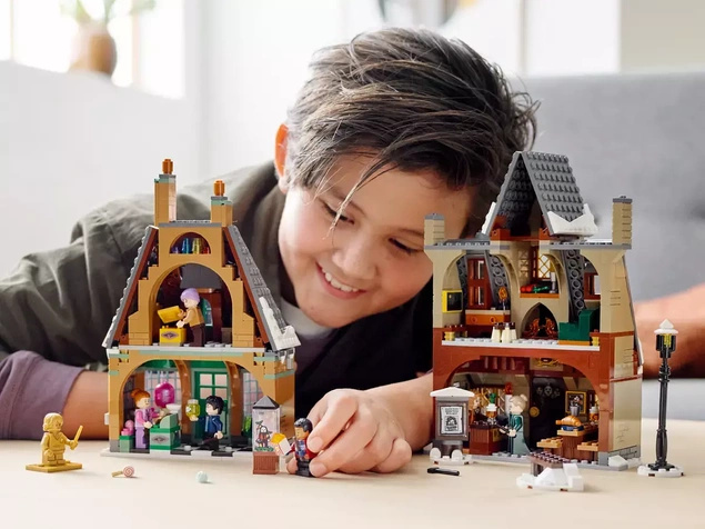 LEGO Harry Potter Wizyta w wiosce Hogsmeade 76388