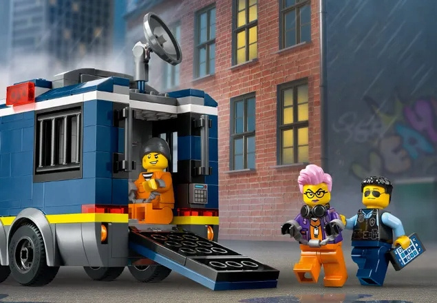 LEGO City Policyjna Ciężarówka Z Laboratorium Kryminalnym 674 el. 7+ 60418