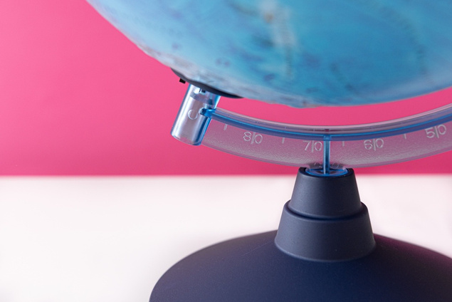 Globus 25cm z mapą fizyczną i polityczną i aplikacją AR światło LED 01910