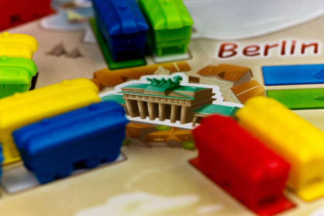 GRA PLANSZOWA WSIĄŚĆ DO POCIĄGU: PIERWSZA PODRÓŻ REBEL