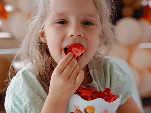 MIXIT Duże Chrupiące Owoce Liofilizowane TRUSKAWKA 100g