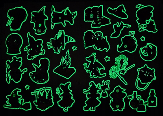 Kolorowanka z tatuażami fluo Szkoła magii