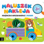 Maluszek nakleja. Książeczka wyszukiwanka z misiem