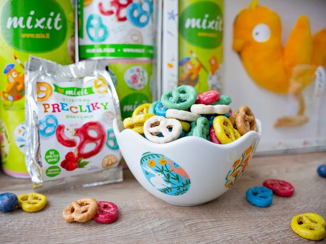 MIXIT Wielkanocne Precelki MIX SMAKÓW Kolorowe SŁONE 240g