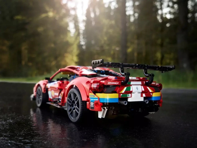 LEGO TECHNIC Ferrari 488 GTE  AF Corse 51 42125 