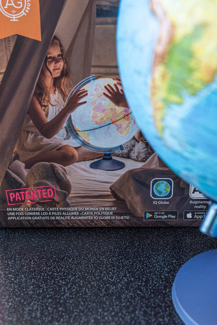 Globus 25cm z mapą fizyczną i polityczną i aplikacją AR światło LED 01910