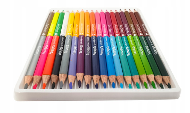 Kredki ołówkowe trójkątne dwukolorowe 18 szt / 36 kol. Colorino Kids new